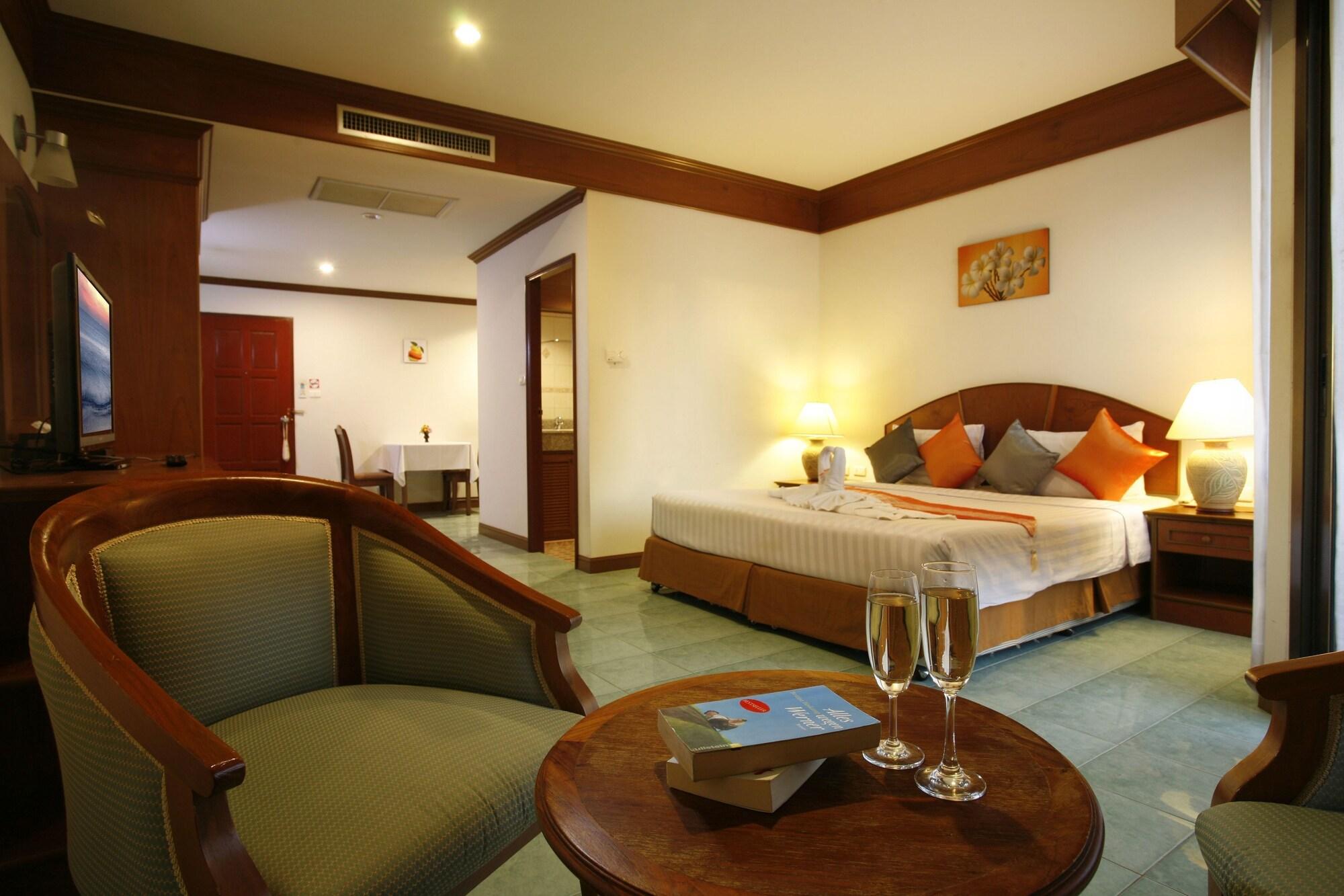 Jiraporn Hill Resort Patong Exterior foto