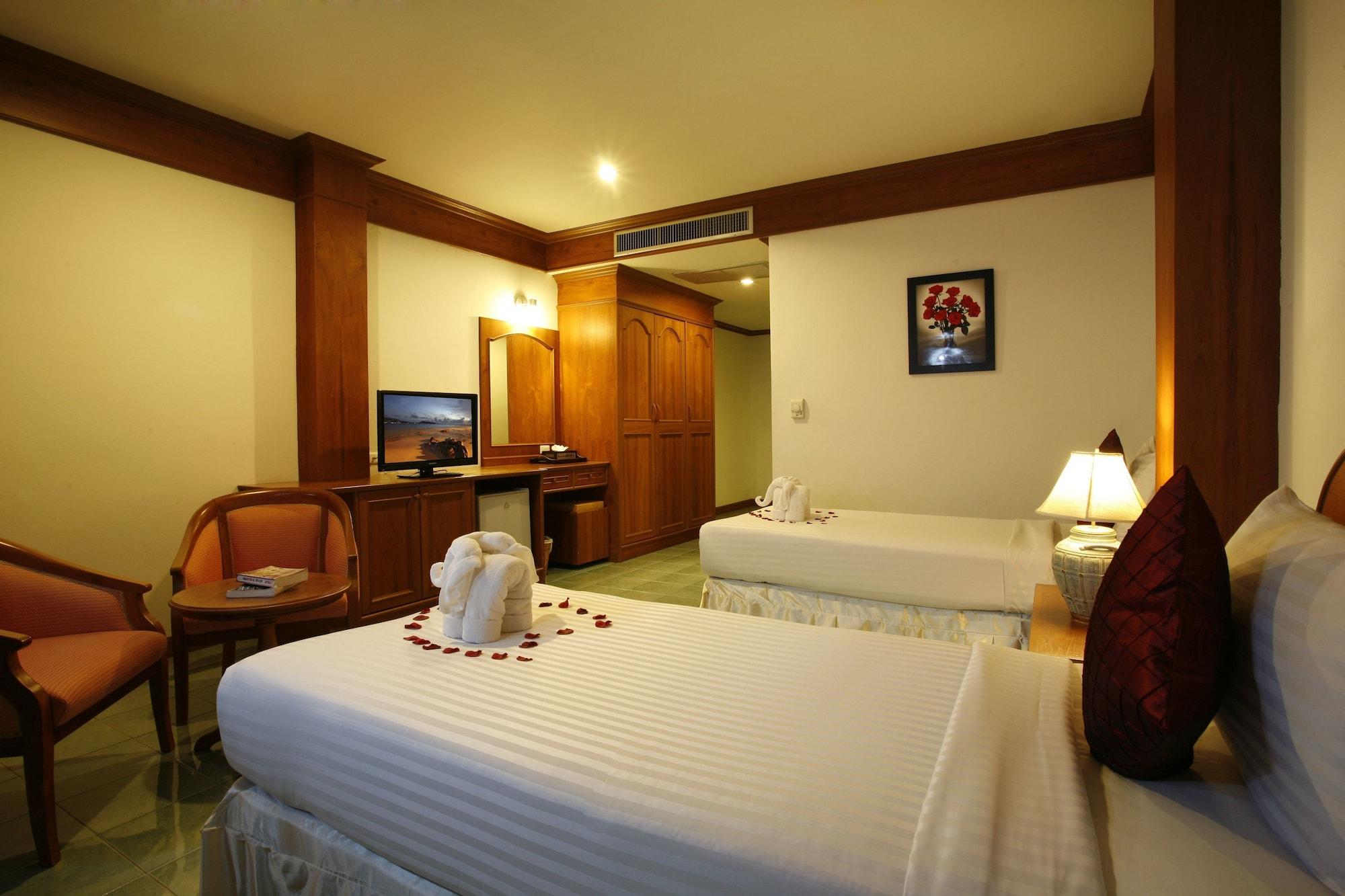 Jiraporn Hill Resort Patong Exterior foto